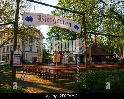 Lindau, Deutschland - 22. April 2018: zeichen eines typischen Biergartens Stockfoto