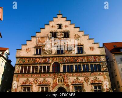 Lindau, Deutschland - 22. April 2018: Panorama der Kleinstadt im Morgenlicht Stockfoto