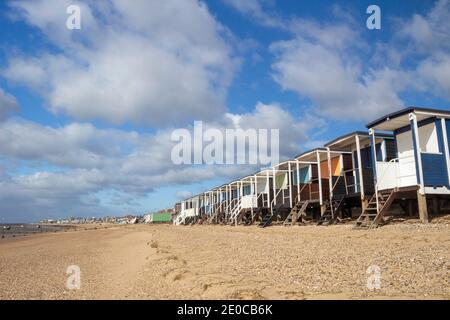 Thorpe Bay Beach, Essex, England an einem sonnigen Tag Stockfoto