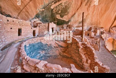 Kiva in Keet Seel Ruins am Navajo National Monument, Shonto Plateau, Arizona, USA Stockfoto