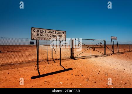 Berühmte Warri Crossing an der abgelegenen Grenze von Queensland und New South Wales. Stockfoto