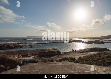 Panorama mit Sonne auf den William Bay Nationalpark in der Nähe Dänemark in Westaustralien Stockfoto