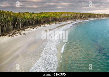 Luftaufnahme der herrlichen Strandlandschaft bei Woody Head im Bundjalung National Park. Stockfoto