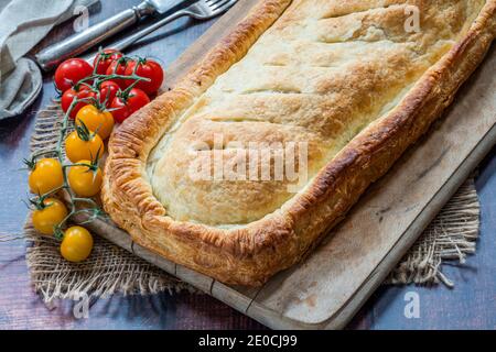 Veganer Pilz Wellington mit Aprikose, Muts und Linsen Füllung Stockfoto