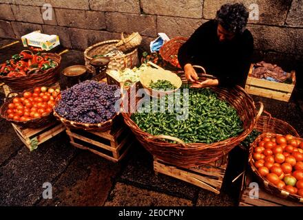 Der Lebensmittelmarkt in Santiago de Compostela, Mercado de Abastos in Galicien Stockfoto