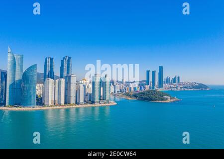 Luftaufnahme des Dongbaek Parks und Haeundae Beach in der republik Von Korea Stockfoto