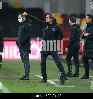 London, Großbritannien. Dezember 2020. Brentford-Manager Thomas Frank während des Spiels der EFL Sky Bet Championship zwischen Brentford und Bournemouth im Brentford Community Stadium, London, England am 30. Dezember 2020. Foto von Ken Sparks. Nur redaktionelle Verwendung, Lizenz für kommerzielle Nutzung erforderlich. Keine Verwendung bei Wetten, Spielen oder Veröffentlichungen einzelner Vereine/Vereine/Spieler. Kredit: UK Sports Pics Ltd/Alamy Live Nachrichten Stockfoto