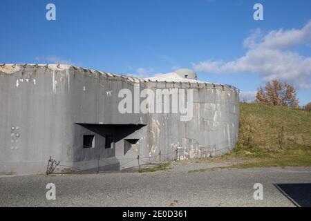 Darkovicky, Tschechische Republik - Festung und Festung aus Beton. Verteidigungsgebäude aus dem 2. Weltkrieg. Stockfoto