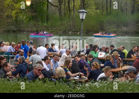 Seehaus Biergarten am Kleinhesseloher sehen, Englischer Garten, München, Bayern, Deutschland Stockfoto