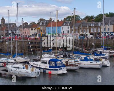 Die Yachten liegen im Hafen von Anstruther, Fife, Schottland Stockfoto