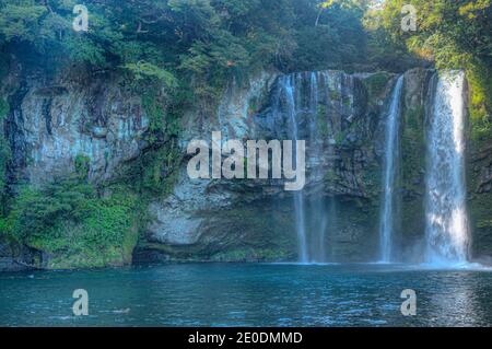 Cheonjiyeon Wasserfall bei Seogwipo, Republik Korea Stockfoto