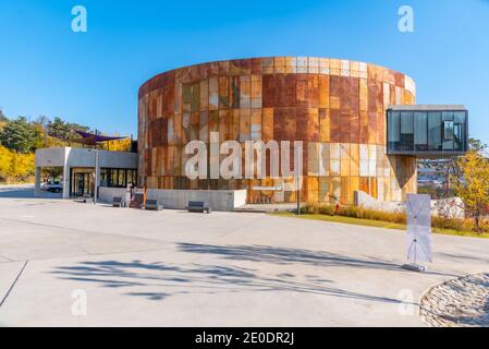 Öltank-Kultur-Park in Seoul präsentiert umfunktionierten Ölspeicher als kulturelle Orte, Republik Korea Stockfoto