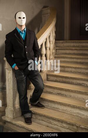 Geschäftsmann trägt Maske in Venedig, Italien Stockfoto