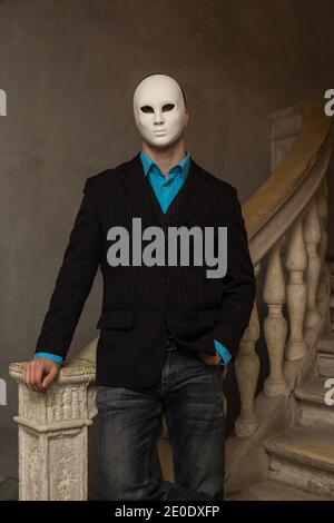 Geschäftsmann trägt Maske in Venedig, Italien Stockfoto