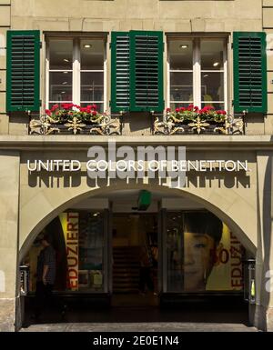 Bern, SCHWEIZ - 2. Juli 2019: united Colors of benetton branch in the Street Stockfoto