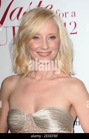 Anne Heche kommt am 20. April 2012 in Bevery Hills, Kalifornien, AN DER 17. Jährlichen "Taste for a Cure" der UCLA JONSSON Cancer Center Foundation zu Ehren von Showtime Networks President David Nevins. Foto von Krista Kennel/ABACAPRESS.COM Stockfoto