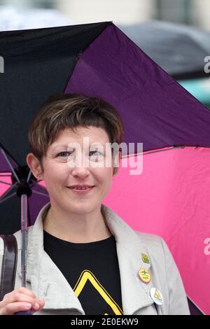 Marie Bove, EELV-Regionalrätin, ist während eines Protestes gegen die Mobilfunkmasten in Nantes, Westfrankreich, am 28. April 2012 abgebildet. Foto von Laetitia Notarianni/ABACAPRESS.COM. Stockfoto