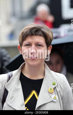 Marie Bove, EELV-Regionalrätin, ist während eines Protestes gegen die Mobilfunkmasten in Nantes, Westfrankreich, am 28. April 2012 abgebildet. Foto von Laetitia Notarianni/ABACAPRESS.COM. Stockfoto