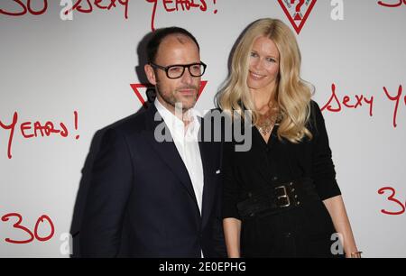 (L-R) Matthew Vaughn und Claudia Schiffer am 3. Mai 2012 beim 30. Jahrestag von GUESS bei der Vierjahreszeit George V in Paris, Frankreich. Foto von Marco Vitchi/ABACAPRESS.COM Stockfoto