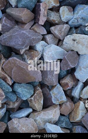 Naturstein. Bunte Kieselsteine am Strand in spanien Stockfoto
