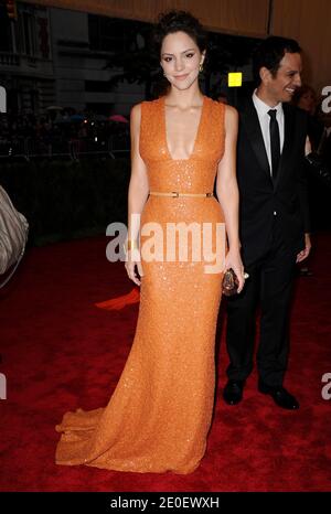 Katharine McPhee bei der "Chiaparelli and Prada: Impossible Conversations" Costume Institute Gala am 7. Mai 2012 im Metropolitan Museum of Art in New York City, NY, USA. Foto von Barket-Hahn/ABACAPRESS.COM Stockfoto