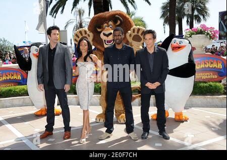 Ben Stiller, David Schwimmer, Chris Rock, Jada Pinkett Smith posiert bei der Fotokalle Madagascar 3, die am 17. Mai 2012 im Carlton Hotel im Rahmen der 65. Internationalen Filmfestspiele von Cannes in Cannes, Frankreich, stattfand. Foto von Nicolas Briquet/ABACAPRESS.COM Stockfoto