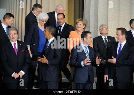 Sali Berisha, Barack Obama, Angela Merkel, anders Rasmussen und David Cameron posieren für das Gruppenfoto auf Soldier Field während des NATO-Gipfels 2012 in Chicago, Illinois, IL, USA, am 20. Mai 2012. Foto von Jacques Witt/Pool/ABACAPRESS.COM Stockfoto