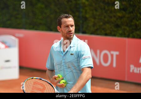 Der französische Tennisspieler Michael Llodra beim Masters Guinot Mary Cohr Tennisturnier in Rueil-Malmaison, Frankreich, am 23. Mai 2012. Foto von Thierry Plessis/ABACAPRESS.COM Stockfoto