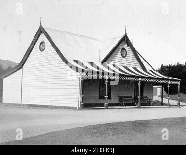 Badehäuser im Hanmer Springs Health Resort, Canterbury, Neuseeland. Bild um 1916, aus der Sammlung der Familie Logie. Stockfoto