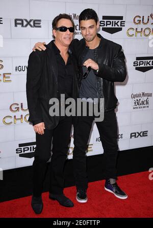 Jean-Claude Van Damme und Kristopher Van Varenberg treffen am 2. Juni 2012 bei den 6. Annual Guys Choice Awards von Spike TV in den Sony Pictures Studios in Los Angeles, CA, USA, ein. Foto von Lionel Hahn/ABACAPRESS.COM Stockfoto