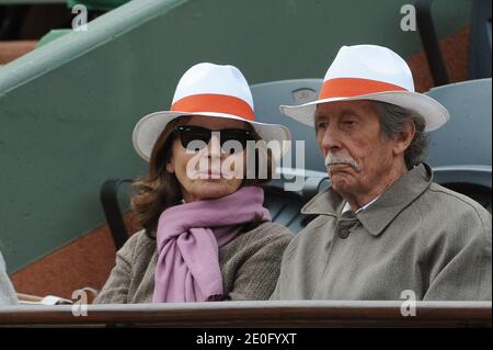 Jean Rochefort und seine Frau Delphine Gleize Teilnahme an der Herren 1/4 Finale der French Open 2012, spielte im Roland Garros Stadion in Paris, Frankreich, am 5. Juni 2012. Foto von Gorassini-Guibbaud/ABACAPRESS.COM Stockfoto