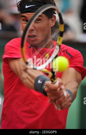 Der spanische Rafael Nadal spielt am 6. Juni 2012 im Viertelfinale der Tennis French Open im Roland-Garros-Stadion, Paris, Frankreich. Foto von Christophe Guibbaud/ABACAPRESS.COM Stockfoto