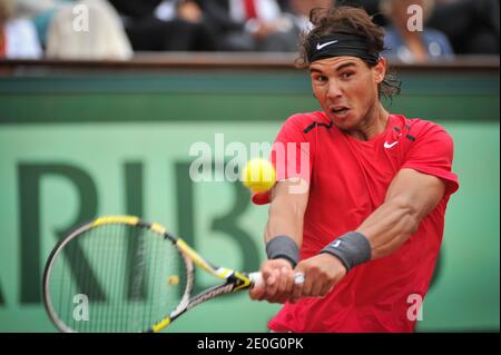 Der spanische Rafael Nadal spielt am 6. Juni 2012 im Viertelfinale der Tennis French Open im Roland-Garros-Stadion, Paris, Frankreich. Foto von Christophe Guibbaud/ABACAPRESS.COM Stockfoto