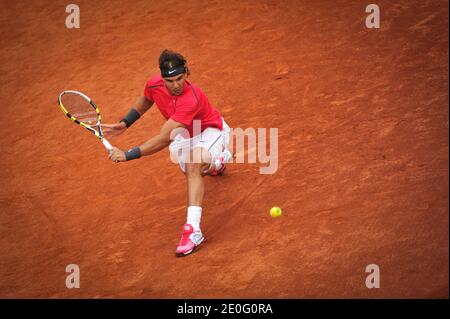 Der spanische Rafael Nadal spielt am 6. Juni 2012 im Viertelfinale der Tennis French Open im Roland-Garros-Stadion, Paris, Frankreich. Foto von Christophe Guibbaud/ABACAPRESS.COM Stockfoto