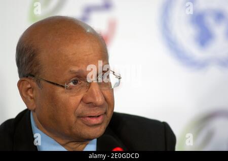 Bindu Lohani spricht auf einer Pressekonferenz während der UN-Konferenz über nachhaltige Entwicklung (Rio+20) in Rio de Janeiro, Brasilien, am 22. Juni 2012. Die dreitägige Konferenz wurde hier am Mittwoch mit einem Treffen der Staats- und Regierungschefs der Welt eröffnet, um ihr politisches Engagement für die Bewältigung wirtschaftlicher, sozialer und ökologischer Probleme zu erneuern. Foto von Ricardo Fasanello/ABACAPRESS.COM Stockfoto