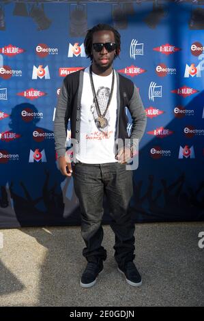 NO WEB NO APPS IN FRANCE - EXCLUSIVE - Youssoupha während des "M 6 Mobile Music Live" Konzerts in Issy-les-Moulineaux, in der Nähe von Paris, Frankreich, am 23. Juni 2012. Die Show wird auf M6 Music Hits ausgestrahlt. Foto von Nicolas Gouhier/ABACAPRESS.COM Stockfoto