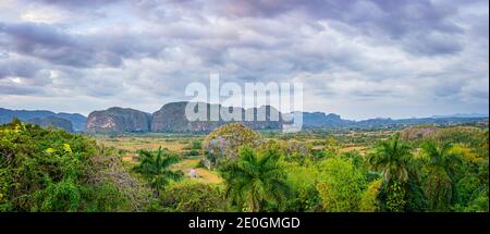 Der Blick auf Valle de Viñales vom Hotel Horizontes Los Jazmines Stockfoto