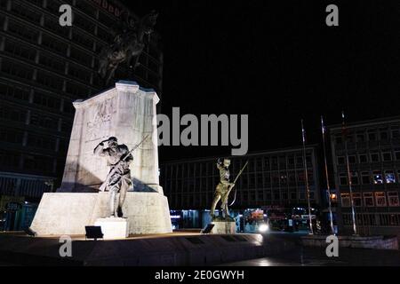 Ankara, Türkei. Januar 2021. Blick auf die Atatürk-Statue auf dem Ulus-Platz während der Ausgangssperre.die Ausgangssperre wird 81 Stunden in 81 Provinzen in der Türkei fortgesetzt. Die Ausgangssperre dauert 4 Tage. Ziel des Verbots ist es, die Ausbreitung der (COVID-19) Coronavirus-Pandemie einzudämmen. Kredit: SOPA Images Limited/Alamy Live Nachrichten Stockfoto