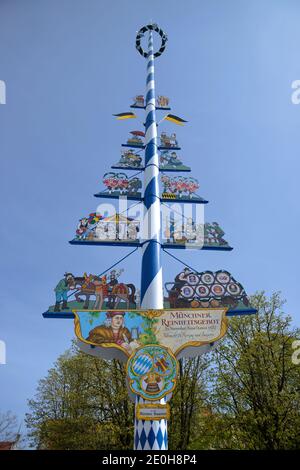 Maibaum, Viktualienmakt, Muenchen, Bayern, Deutschland Stockfoto