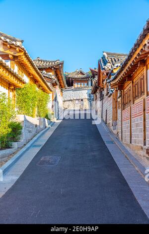 Straße bei Bukchon hanok Dorf in Seoul, Republik Korea Stockfoto