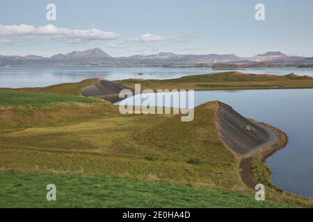 Schöne und seltene Gegend von Pseudo-Krater aka Vulkanen in der Nähe von Skutustadir und See Myvatn in Island. Stockfoto