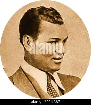 Ein frühes Porträt des amerikanischen Profi-Schwergewicht-Boxchampions Jack Dempsey, ----- Vollständiger Name William Harrison 'Jack' Dempsey (1895 – 1983). Er erhielt den Spitznamen Kid Blackie, Young Dempsey oder die Manassa Mauler.Er trat von 1914 bis 1927, regierte als Welt-Schwergewicht-Champion von 1919 bis 1926 und wurde eine kulturelle Ikone der 1920er Jahre. Er war Vorreiter bei der Live-Übertragung von Sport- und Boxveranstaltungen. Es gibt einige Gerüchte über angebliche rumänische Herkunft, die seinen echten Namen als Teodor Domșa. Der einzige Boxer, der Dempsey mit einem K.O.-Sieg besiegt hat, war Fireman Jim Flynn. Stockfoto