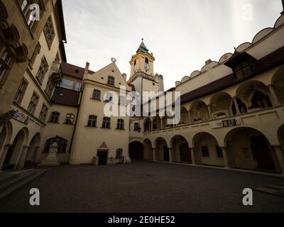 Innenhof Patio des Alten Rathauses Stara Radnica Hauptplatz Hlavne Namestie im historischen Zentrum der Hauptstadt Bratislava Slowakei Stockfoto