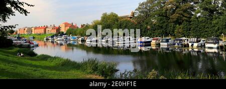 Boote auf dem Fluss Witham, Boston Gateway Marina, Boston Town, Lincolnshire County, England, Großbritannien Stockfoto