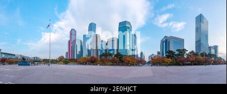 SEOUL, KOREA, 10. NOVEMBER 2019: C-47 Flugzeug im Zentrum der Insel Yeouido in Seoul, Republik Korea Stockfoto