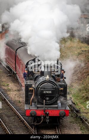 BR '3F' 0-6-0T No. 47406 fährt von Loughborough Station auf der Great Central Railway Stockfoto