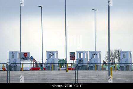 Ein Blick auf den Bau der Sevington Inland Border Facility in Ashford, Kent, da Großbritannien die Binnenmarkt- und Zollunion verlässt und die Übergangszeit für den Brexit zu Ende geht Stockfoto