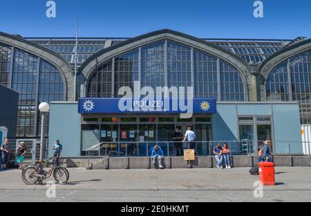 Polizeiwache, Hauptbahnhof, Hachmannplatz, Kirchenallee, Hamburg, Deutschland Stockfoto