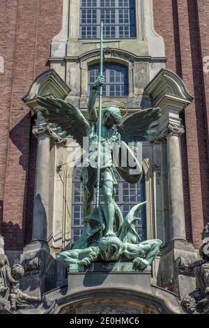 Erzengel Michael, Hauptkirche St. Michaelis, Englische Planke, Hamburg, Deutschland Stockfoto