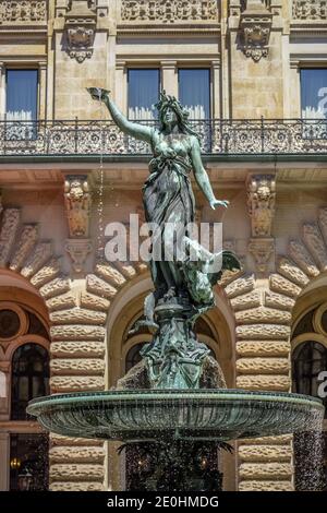 Hygieia-Brunnen, Innenhof, Rathaus, Rathausmarkt, Hamburg, Deutschland Stockfoto